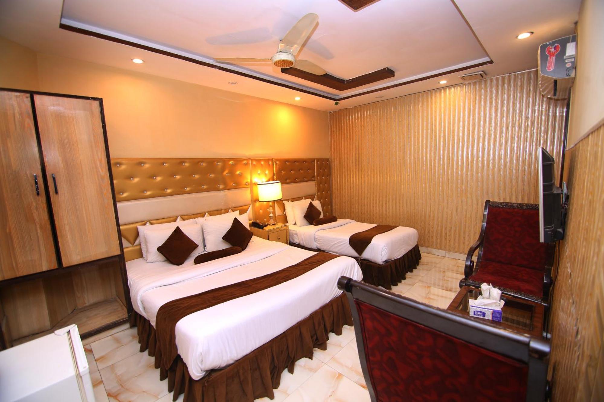 Premier Inn Gulberg Lahore Exterior photo
