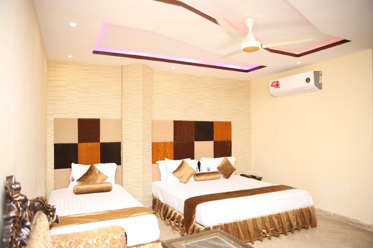 Premier Inn Gulberg Lahore Exterior photo