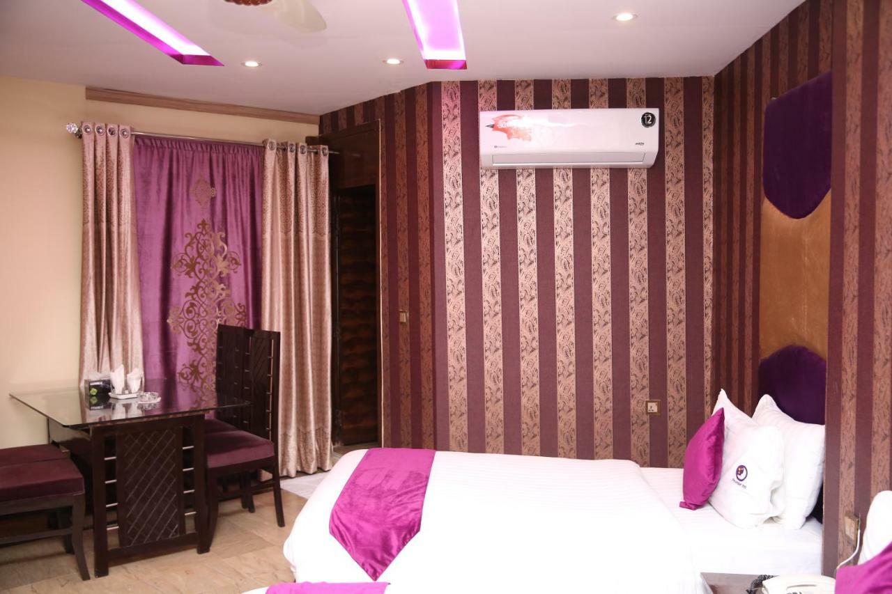 Premier Inn Gulberg Lahore Exterior photo