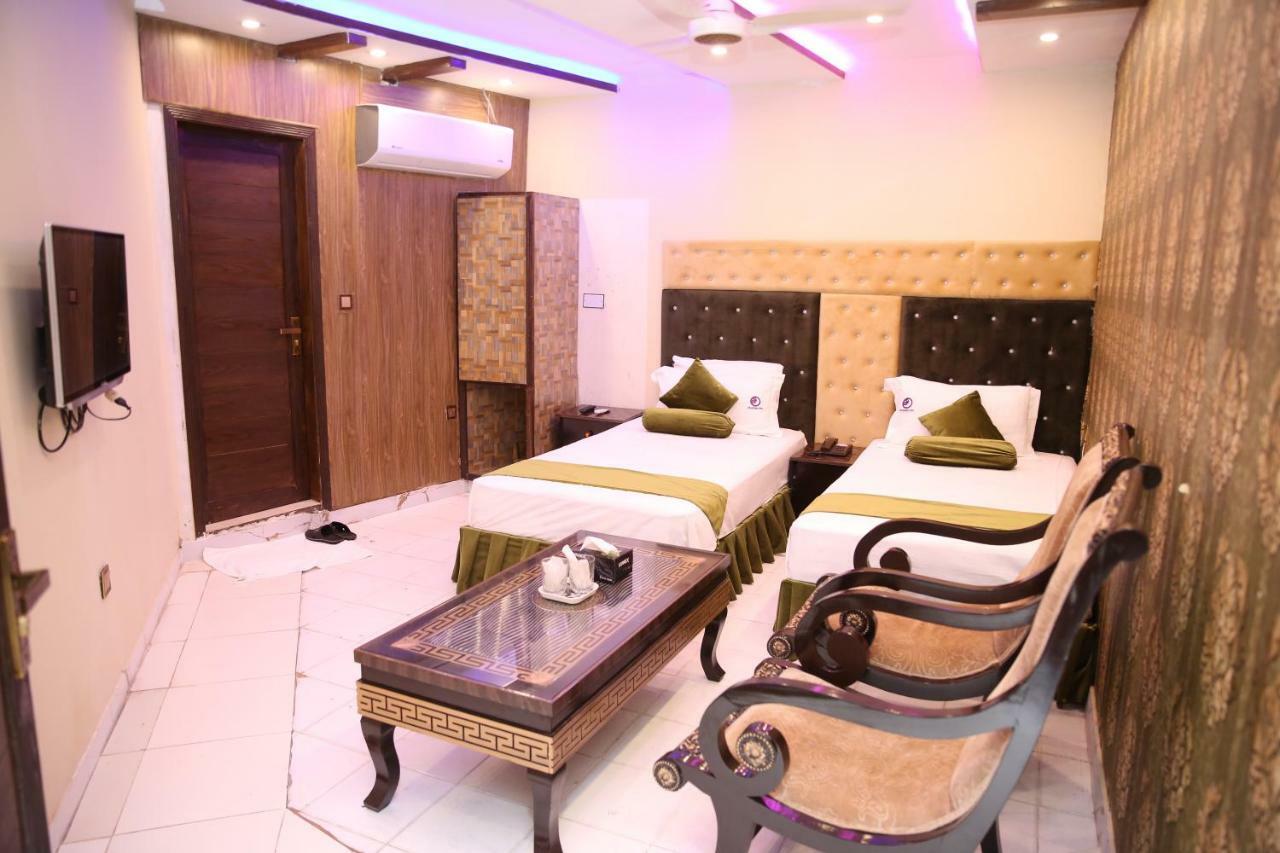 Premier Inn Gulberg Lahore Exterior photo