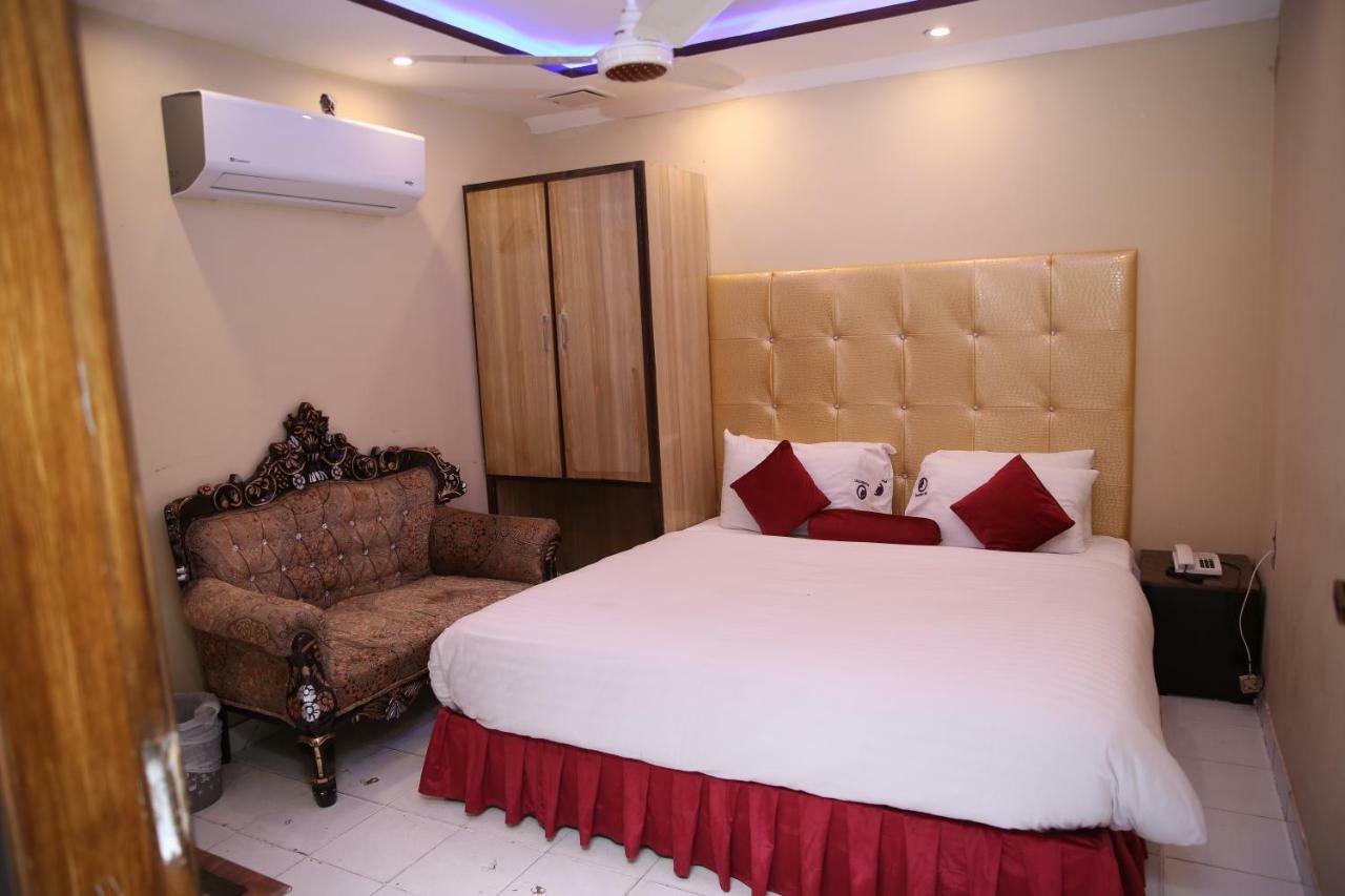 Premier Inn Gulberg Lahore Exterior photo
