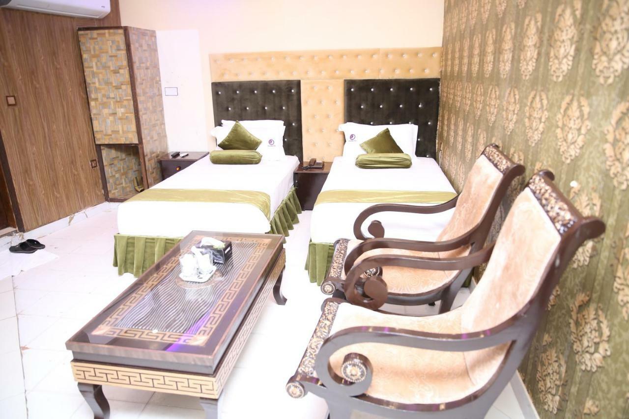 Premier Inn Gulberg Lahore Exterior photo